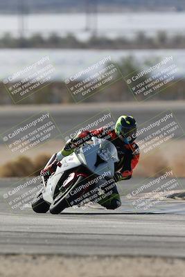 media/Nov-16-2025-Race Pace (Sun) [[8c5fa54630]]/Non Verified Riders (1st 20 Minutes)/1-Turn 14 (10am)/